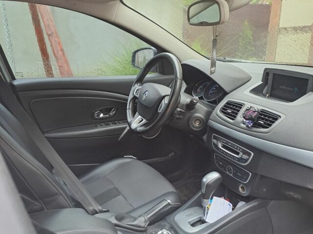 Серый Рено Флюенс, объемом двигателя 0 л и пробегом 144 тыс. км за 4500 $, фото 3 на Automoto.ua