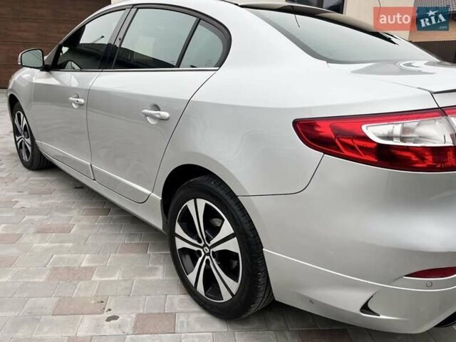 Серый Рено Флюенс, объемом двигателя 2 л и пробегом 130 тыс. км за 8150 $, фото 1 на Automoto.ua