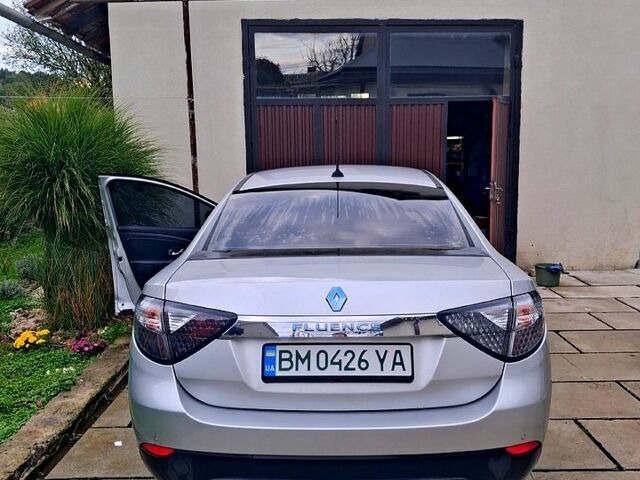 Сірий Рено Флюенс, об'ємом двигуна 0 л та пробігом 144 тис. км за 4070 $, фото 3 на Automoto.ua