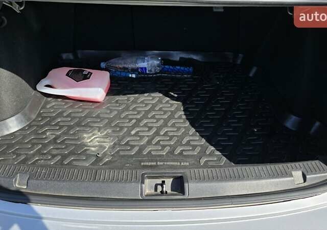 Серый Рено Флюенс, объемом двигателя 2 л и пробегом 168 тыс. км за 6950 $, фото 19 на Automoto.ua