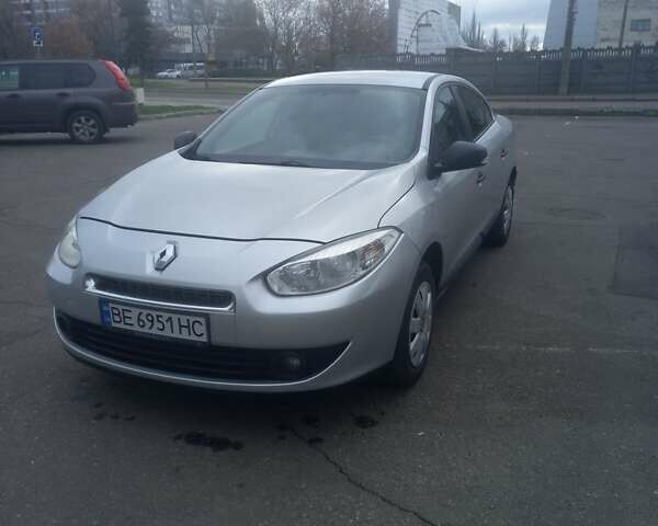 Серый Рено Флюенс, объемом двигателя 1.6 л и пробегом 280 тыс. км за 6500 $, фото 1 на Automoto.ua