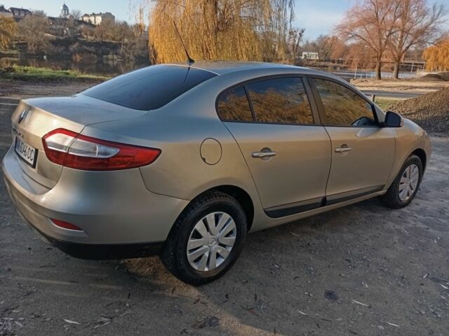 Сірий Рено Флюенс, об'ємом двигуна 1.6 л та пробігом 380 тис. км за 3999 $, фото 3 на Automoto.ua