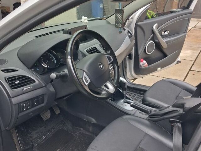 Серый Рено Флюенс, объемом двигателя 0 л и пробегом 144 тыс. км за 4500 $, фото 14 на Automoto.ua