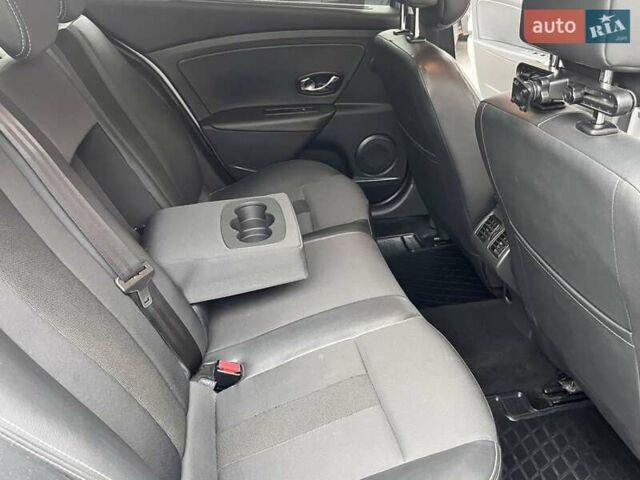 Серый Рено Флюенс, объемом двигателя 2 л и пробегом 130 тыс. км за 8150 $, фото 23 на Automoto.ua