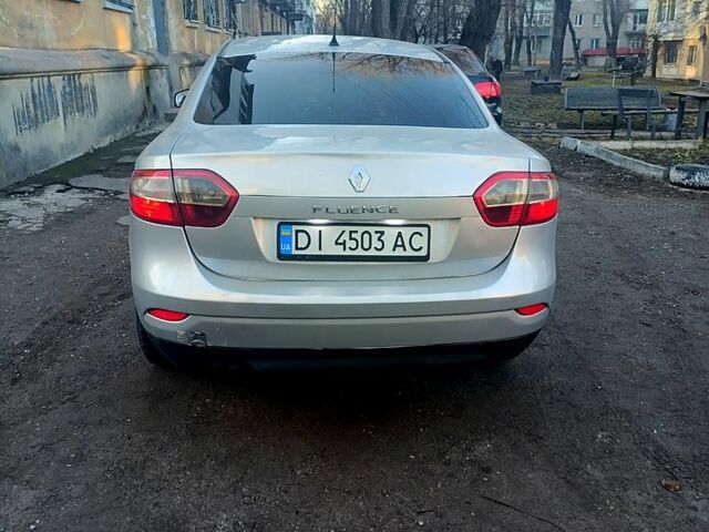 Серый Рено Флюенс, объемом двигателя 1.5 л и пробегом 400 тыс. км за 4600 $, фото 3 на Automoto.ua