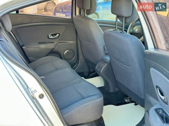 Серый Рено Флюенс, объемом двигателя 1.46 л и пробегом 351 тыс. км за 4850 $, фото 21 на Automoto.ua