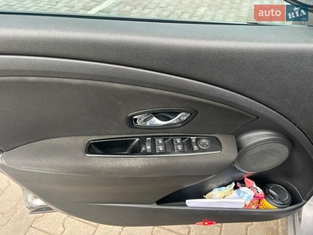 Серый Рено Флюенс, объемом двигателя 1.5 л и пробегом 273 тыс. км за 6000 $, фото 17 на Automoto.ua
