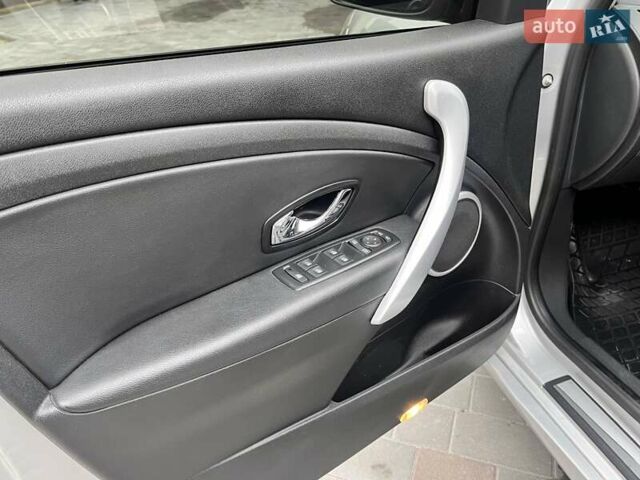 Серый Рено Флюенс, объемом двигателя 2 л и пробегом 130 тыс. км за 8150 $, фото 26 на Automoto.ua