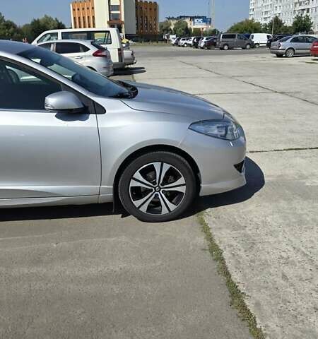 Серый Рено Флюенс, объемом двигателя 2 л и пробегом 168 тыс. км за 6950 $, фото 1 на Automoto.ua