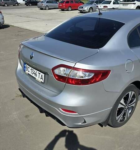 Серый Рено Флюенс, объемом двигателя 2 л и пробегом 168 тыс. км за 6950 $, фото 5 на Automoto.ua