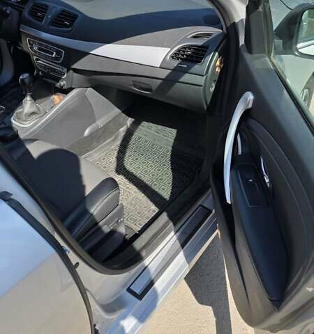 Серый Рено Флюенс, объемом двигателя 2 л и пробегом 168 тыс. км за 6950 $, фото 14 на Automoto.ua