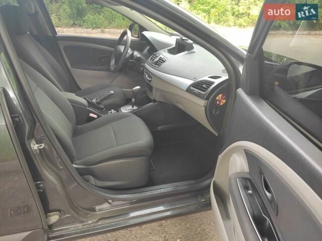 Сірий Рено Флюенс, об'ємом двигуна 0 л та пробігом 82 тис. км за 4800 $, фото 39 на Automoto.ua