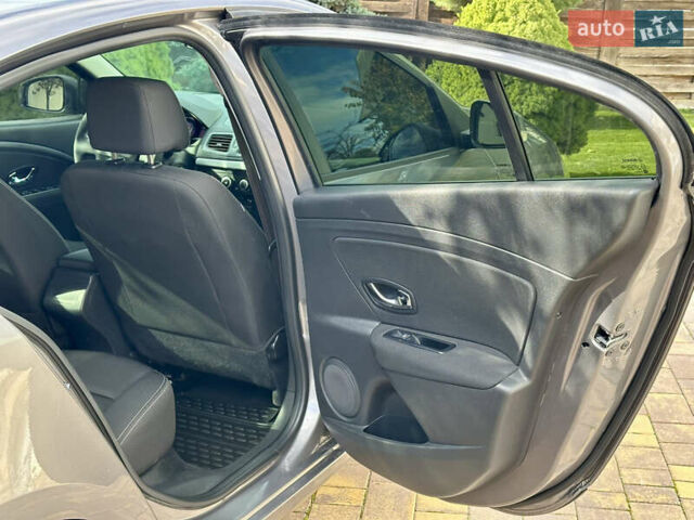 Серый Рено Флюенс, объемом двигателя 1.5 л и пробегом 95 тыс. км за 8750 $, фото 19 на Automoto.ua