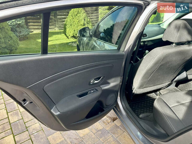 Серый Рено Флюенс, объемом двигателя 1.5 л и пробегом 95 тыс. км за 8750 $, фото 26 на Automoto.ua