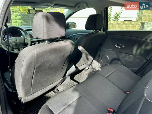 Серый Рено Флюенс, объемом двигателя 1.5 л и пробегом 95 тыс. км за 8750 $, фото 27 на Automoto.ua