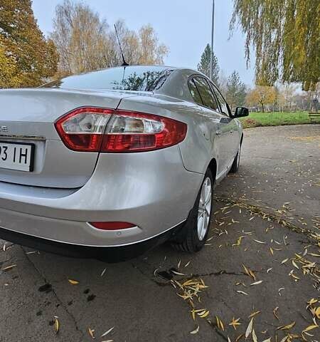 Сірий Рено Флюенс, об'ємом двигуна 1.6 л та пробігом 118 тис. км за 7850 $, фото 9 на Automoto.ua