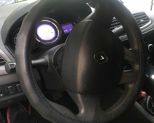 Серый Рено Флюенс, объемом двигателя 1.6 л и пробегом 380 тыс. км за 4800 $, фото 4 на Automoto.ua