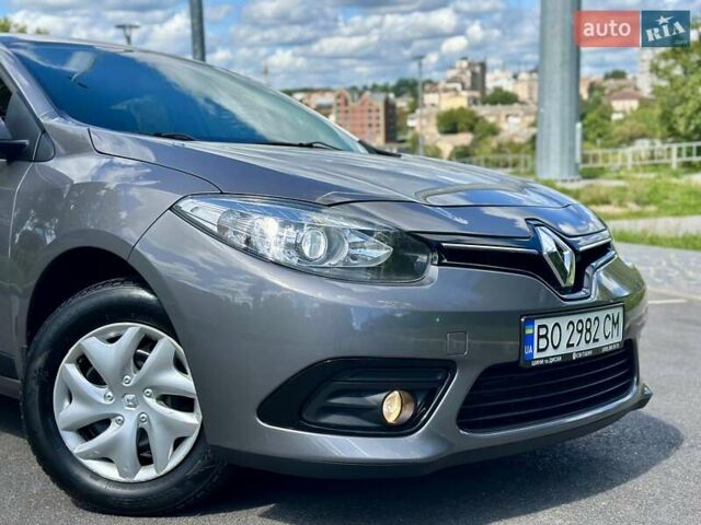 Серый Рено Флюенс, объемом двигателя 1.5 л и пробегом 95 тыс. км за 8850 $, фото 8 на Automoto.ua