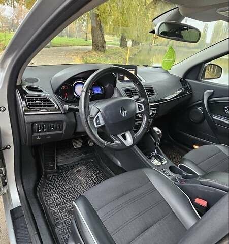 Сірий Рено Флюенс, об'ємом двигуна 1.6 л та пробігом 118 тис. км за 7850 $, фото 15 на Automoto.ua