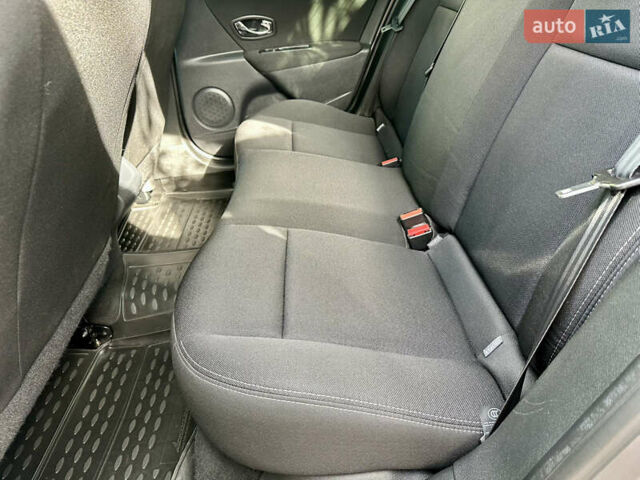 Серый Рено Флюенс, объемом двигателя 1.5 л и пробегом 95 тыс. км за 8750 $, фото 28 на Automoto.ua