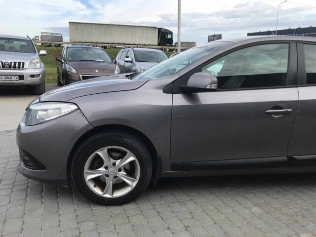 Серый Рено Флюенс, объемом двигателя 1.5 л и пробегом 235 тыс. км за 5500 $, фото 11 на Automoto.ua