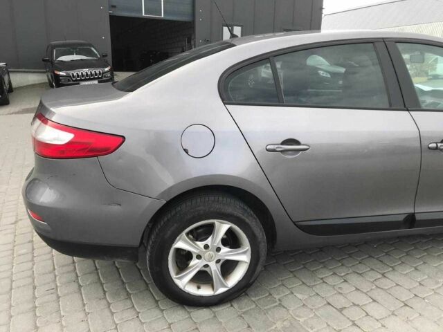 Серый Рено Флюенс, объемом двигателя 1.5 л и пробегом 235 тыс. км за 5500 $, фото 4 на Automoto.ua