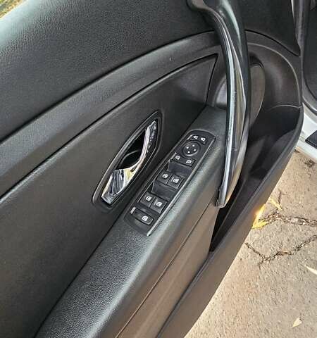 Сірий Рено Флюенс, об'ємом двигуна 1.6 л та пробігом 118 тис. км за 7850 $, фото 12 на Automoto.ua