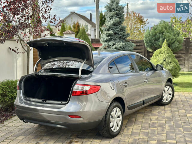 Серый Рено Флюенс, объемом двигателя 1.5 л и пробегом 95 тыс. км за 8750 $, фото 18 на Automoto.ua