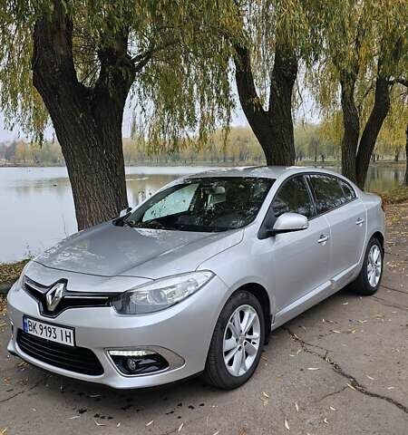 Сірий Рено Флюенс, об'ємом двигуна 1.6 л та пробігом 118 тис. км за 7850 $, фото 3 на Automoto.ua