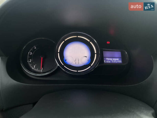 Серый Рено Флюенс, объемом двигателя 1.46 л и пробегом 260 тыс. км за 7599 $, фото 9 на Automoto.ua