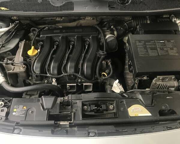 Серый Рено Флюенс, объемом двигателя 1.6 л и пробегом 380 тыс. км за 4800 $, фото 3 на Automoto.ua