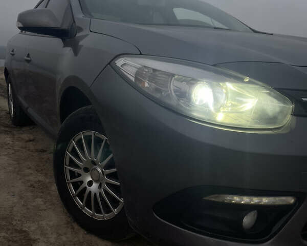 Серый Рено Флюенс, объемом двигателя 1.46 л и пробегом 260 тыс. км за 7599 $, фото 1 на Automoto.ua