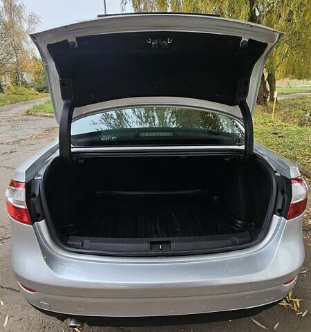 Сірий Рено Флюенс, об'ємом двигуна 1.6 л та пробігом 118 тис. км за 7850 $, фото 24 на Automoto.ua