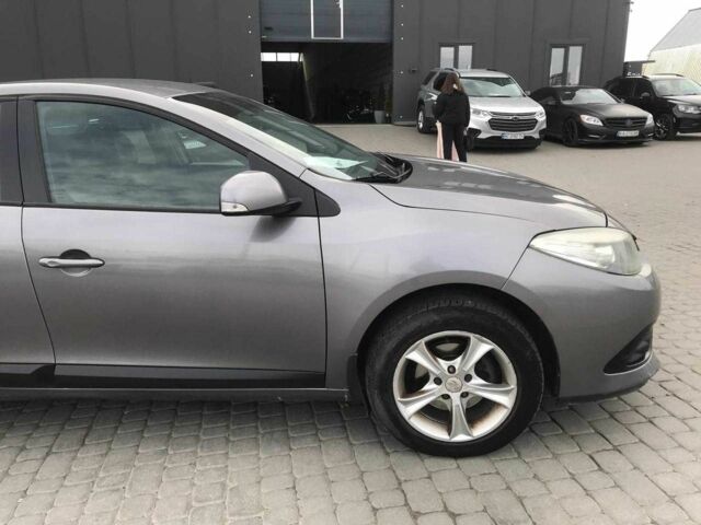 Серый Рено Флюенс, объемом двигателя 1.5 л и пробегом 235 тыс. км за 5500 $, фото 3 на Automoto.ua