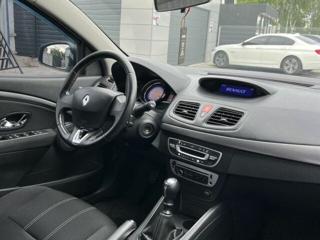 Сірий Рено Флюенс, об'ємом двигуна 1.5 л та пробігом 112 тис. км за 7999 $, фото 15 на Automoto.ua