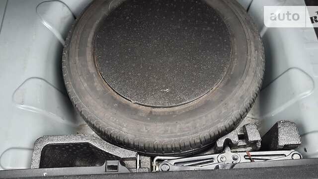 Серый Рено Флюенс, объемом двигателя 1.5 л и пробегом 230 тыс. км за 6800 $, фото 27 на Automoto.ua