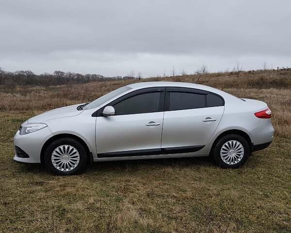 Серый Рено Флюенс, объемом двигателя 1.46 л и пробегом 274 тыс. км за 8300 $, фото 2 на Automoto.ua