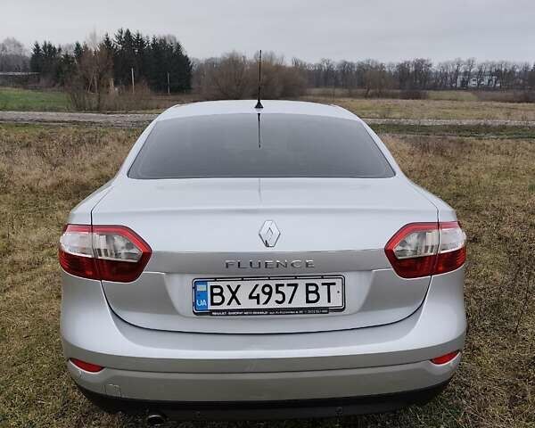 Серый Рено Флюенс, объемом двигателя 1.46 л и пробегом 274 тыс. км за 8300 $, фото 5 на Automoto.ua