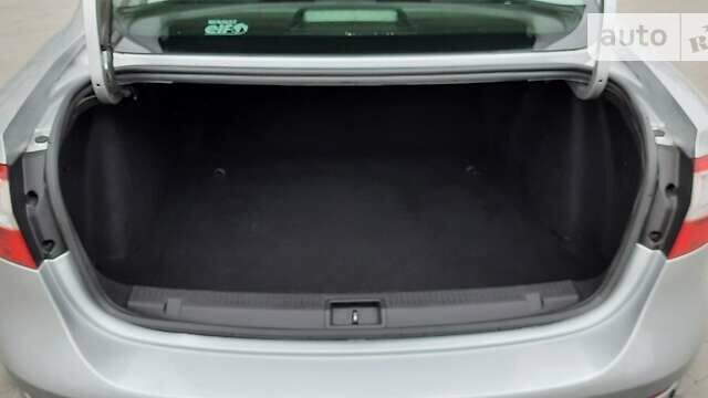 Серый Рено Флюенс, объемом двигателя 1.5 л и пробегом 230 тыс. км за 6800 $, фото 28 на Automoto.ua