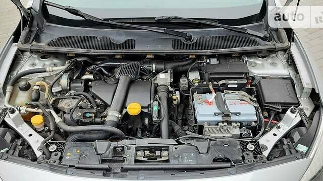 Серый Рено Флюенс, объемом двигателя 1.5 л и пробегом 230 тыс. км за 6800 $, фото 29 на Automoto.ua