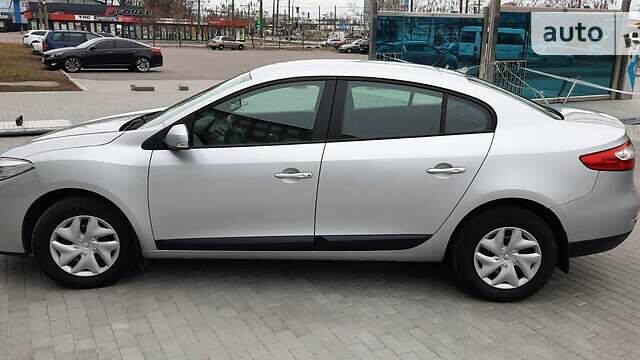 Серый Рено Флюенс, объемом двигателя 1.5 л и пробегом 230 тыс. км за 6800 $, фото 1 на Automoto.ua