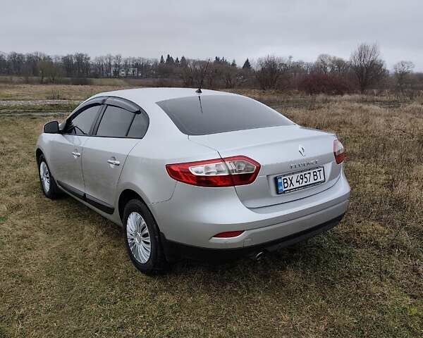 Серый Рено Флюенс, объемом двигателя 1.46 л и пробегом 274 тыс. км за 8300 $, фото 4 на Automoto.ua