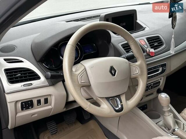 Рено Флюенс 2015 у Львові на Automoto.ua Сірий Рено Флюенс, об'ємом двигуна 1.46 л та пробігом 192 тис. км за 9499 $, фото 21 на Automoto.ua