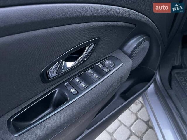 Сірий Рено Флюенс, об'ємом двигуна 1.46 л та пробігом 147 тис. км за 8900 $, фото 14 на Automoto.ua