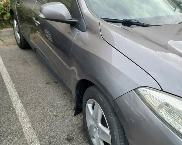 Сірий Рено Флюенс, об'ємом двигуна 1.46 л та пробігом 142 тис. км за 9500 $, фото 1 на Automoto.ua
