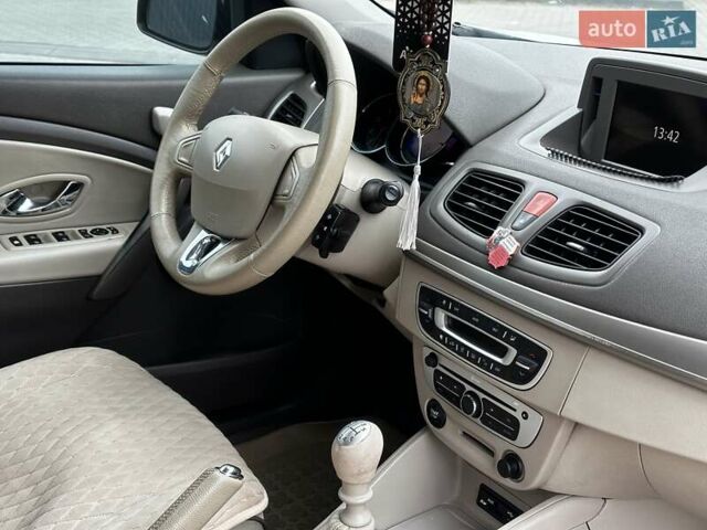 Рено Флюенс 2015 у Львові на Automoto.ua Сірий Рено Флюенс, об'ємом двигуна 1.46 л та пробігом 192 тис. км за 9499 $, фото 32 на Automoto.ua