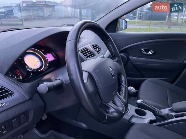 Сірий Рено Флюенс, об'ємом двигуна 1.46 л та пробігом 147 тис. км за 8900 $, фото 12 на Automoto.ua