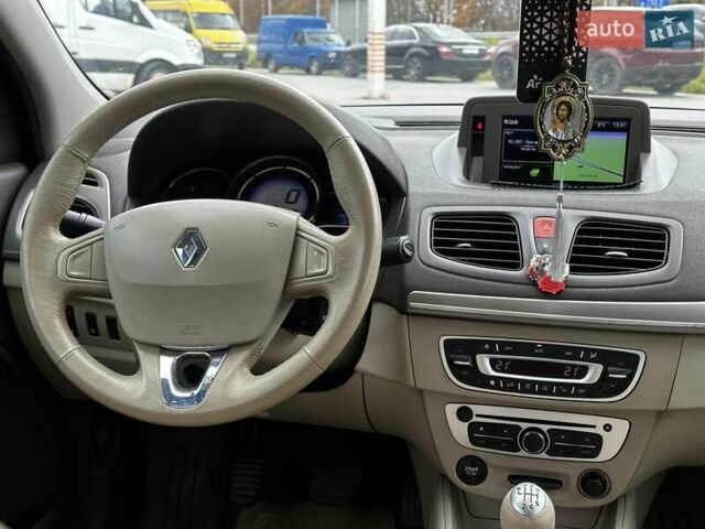 Рено Флюенс 2015 у Львові на Automoto.ua Сірий Рено Флюенс, об'ємом двигуна 1.46 л та пробігом 192 тис. км за 9499 $, фото 31 на Automoto.ua