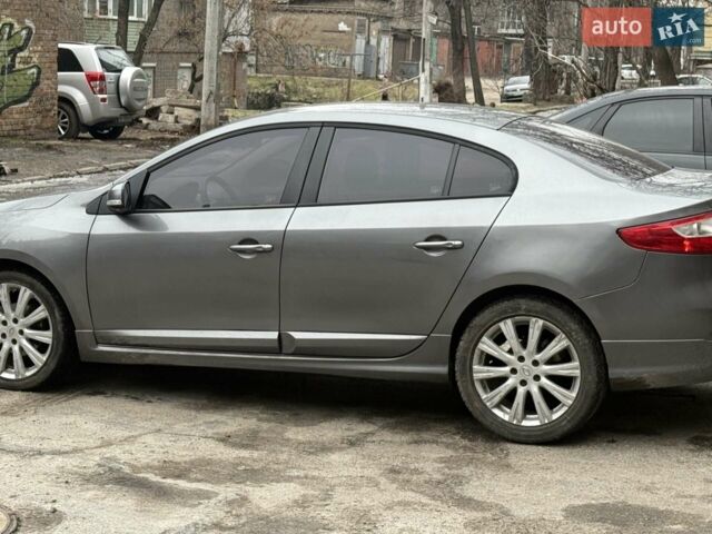 Сірий Рено Флюенс, об'ємом двигуна 1.6 л та пробігом 140 тис. км за 7500 $, фото 1 на Automoto.ua