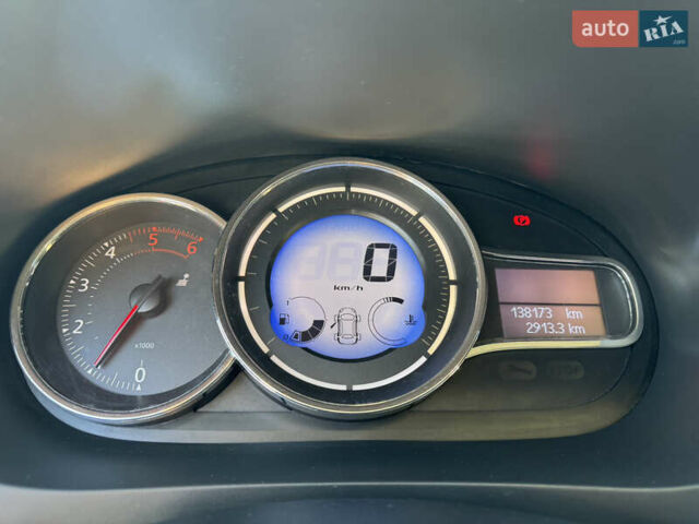 Серый Рено Флюенс, объемом двигателя 1.46 л и пробегом 138 тыс. км за 9600 $, фото 13 на Automoto.ua